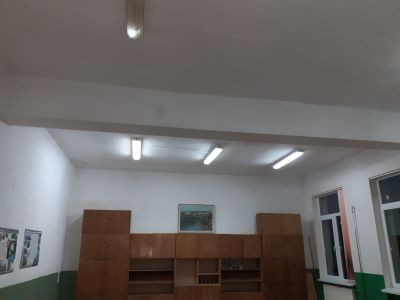 Преди ремонта осветление ,таван - ОУ Св. Солунски братя - Крамолин, Севлиево
